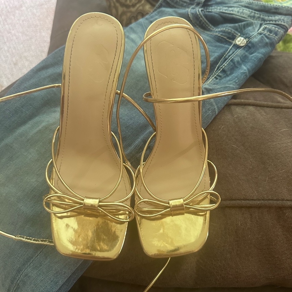 SHEIN Gold Stiletto Heels with Metallic Finish